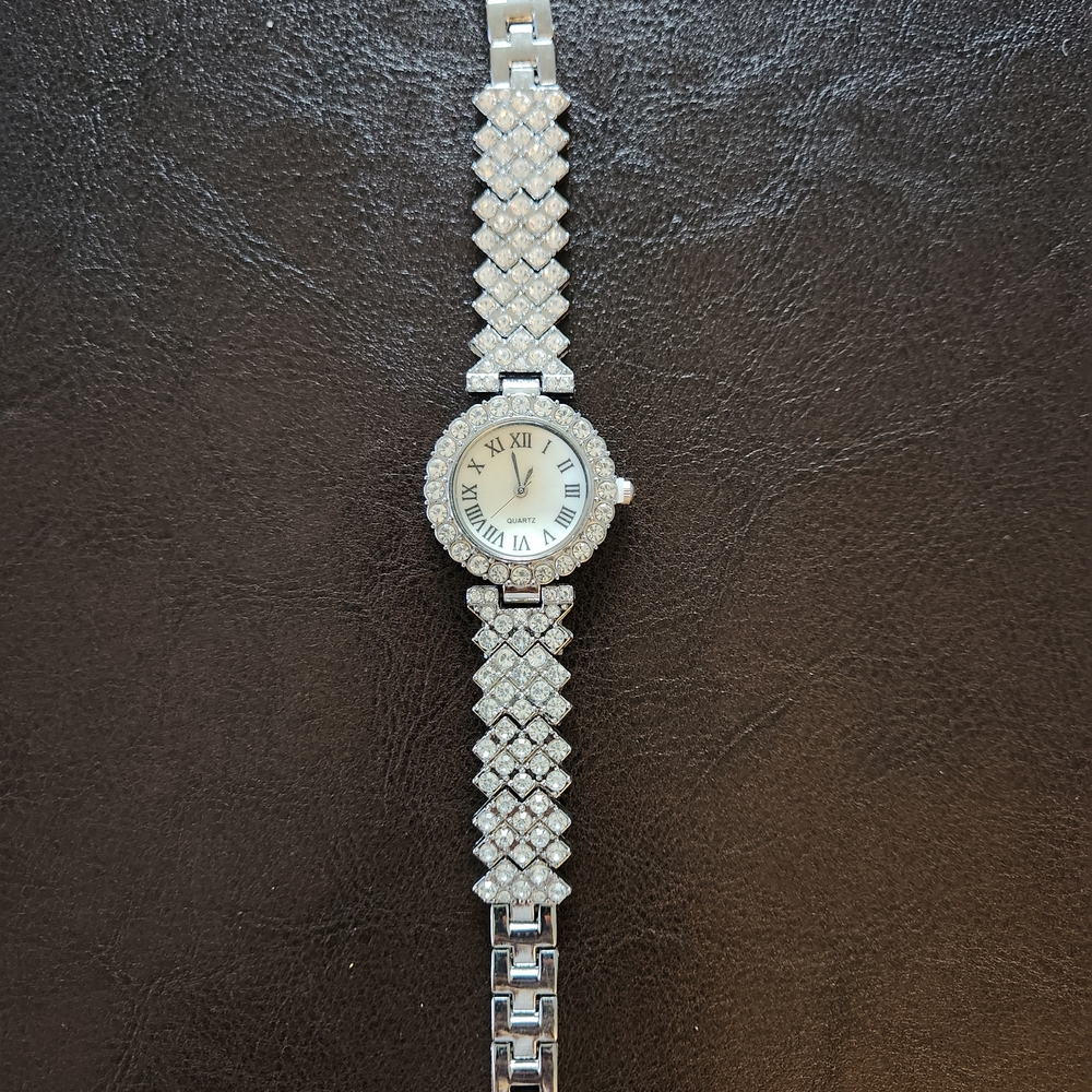 Dazzling Silver Women's Watch with Crystal Accents